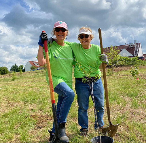 Trail-JLA Past Presidents-Deb and Sherrie-earth Day 1